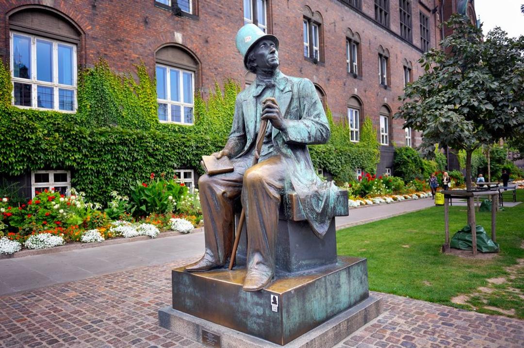 Пам'ятник Гансу Християну Андерсену у Копенгагені
