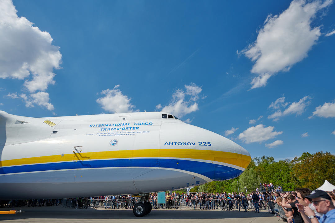 Вантажний літак Антонов-225 на міжнародному авіасалоні