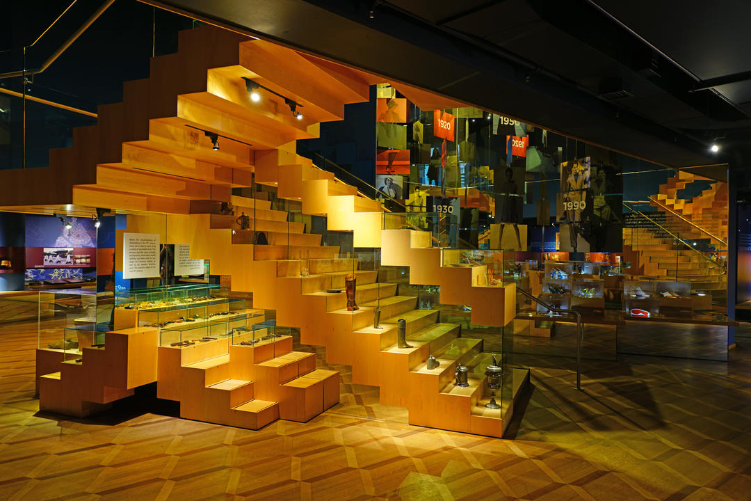 Музей присвячений історії взуття у центрі Торонто