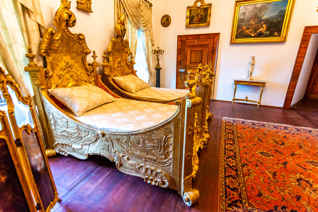 Спальня замку з елементами готики та ренесансу