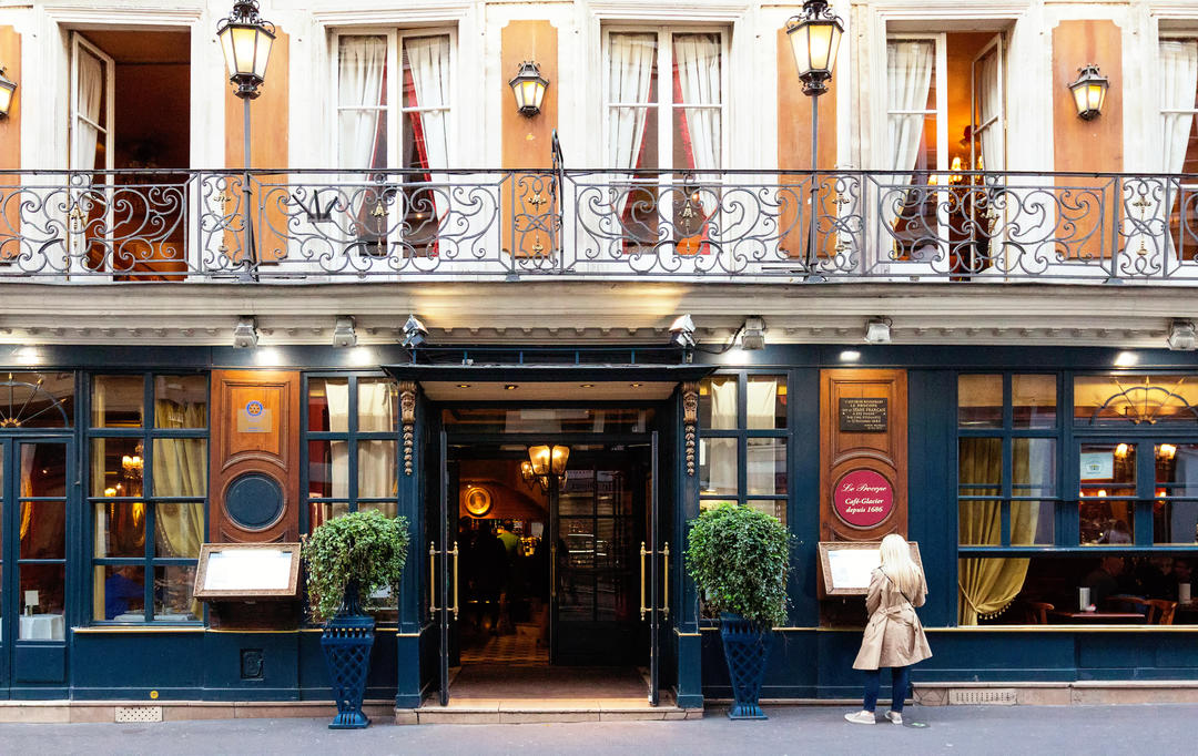 Історичне кафе Procope – найстаріший ресторан Парижа