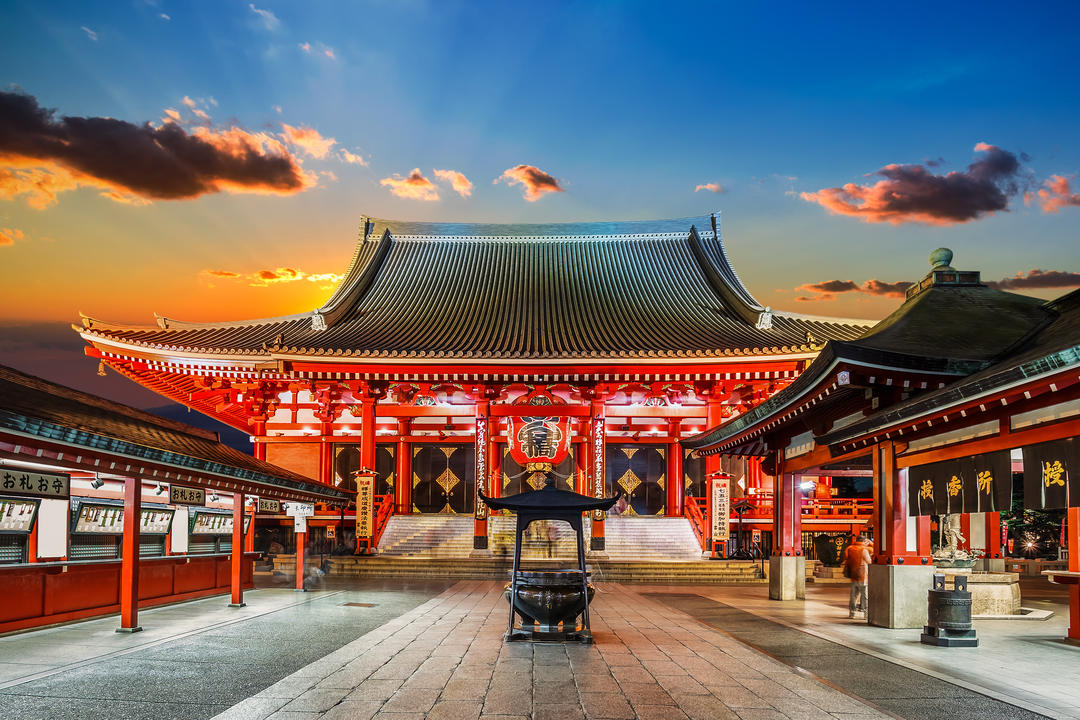 Храм Сенсо-дзі на заході сонця