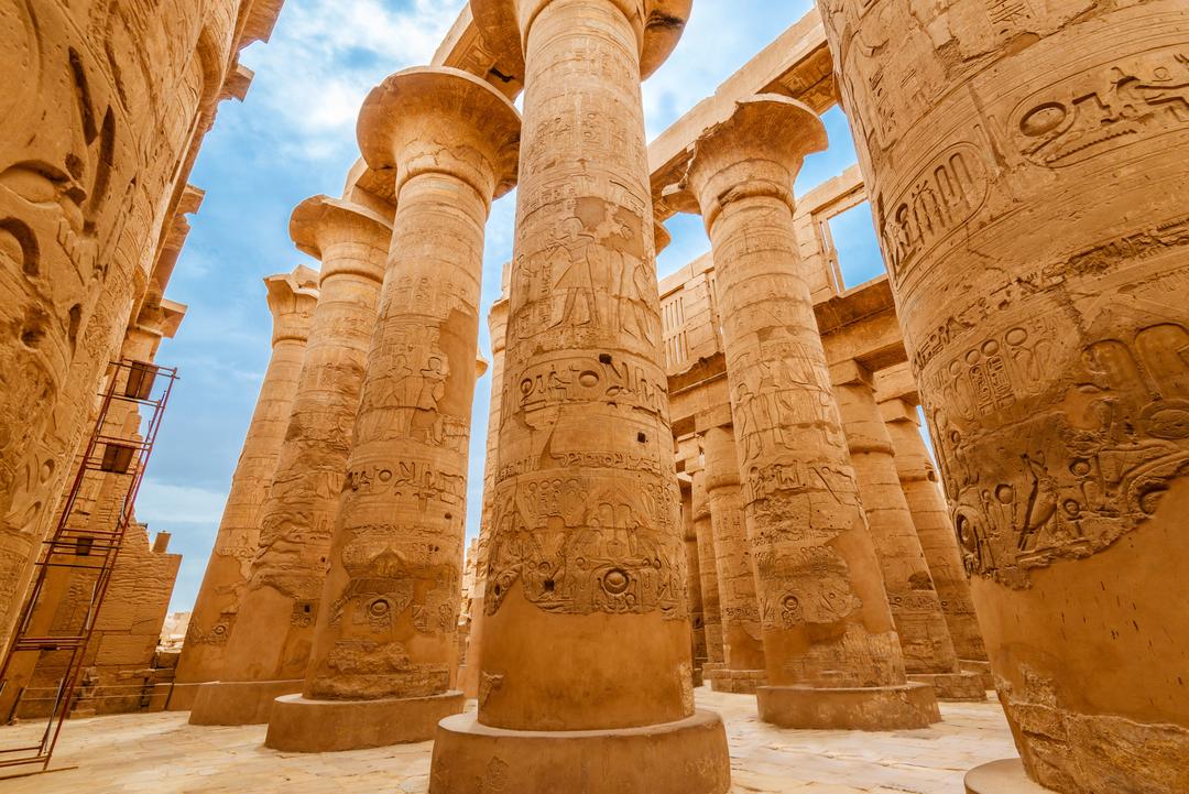 Великий зал Гіпостиль у храмі Карнака (стародавні Фіви). Луксор