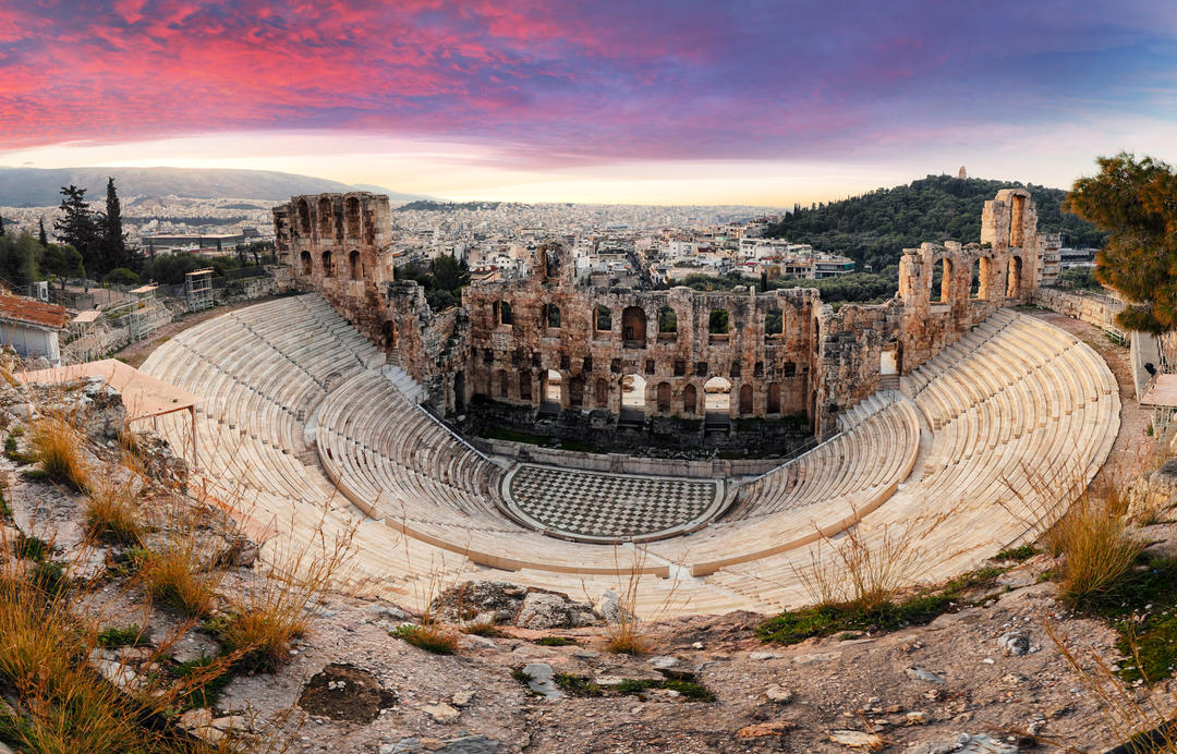 Руїни стародавнього театру Іродіона Аттика в Акрополі