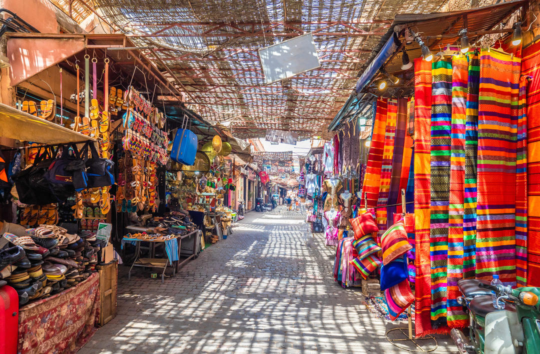 Сувеніри на ринку Джамаа-ель-Фна у старій Медині