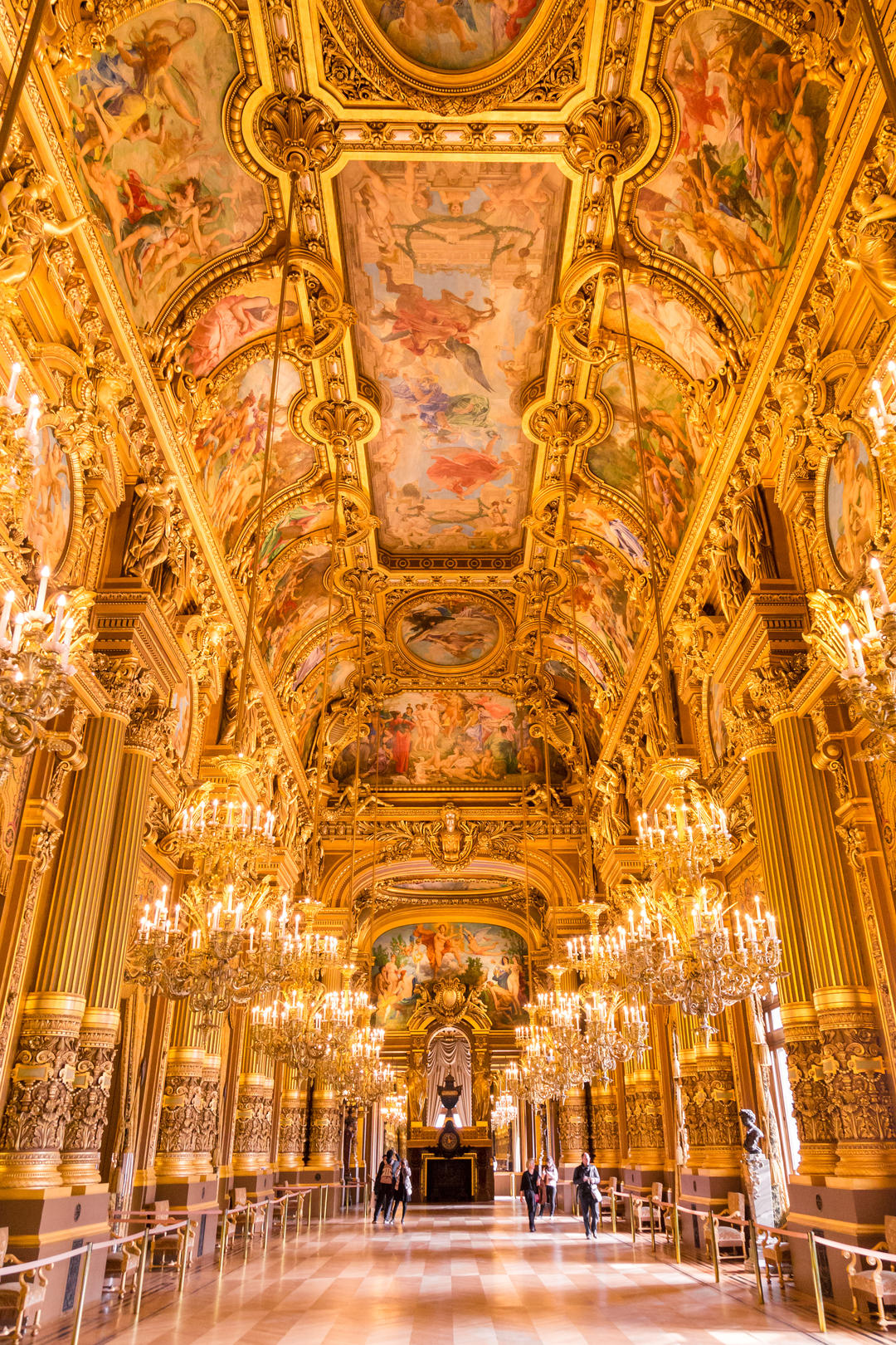 Внутрішній вигляд Національної опери Парижа