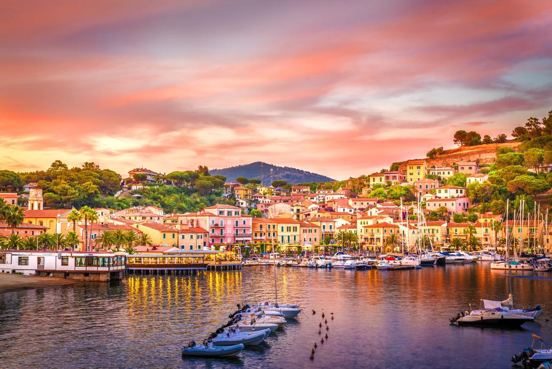 Porto Azzurro на заході сонця