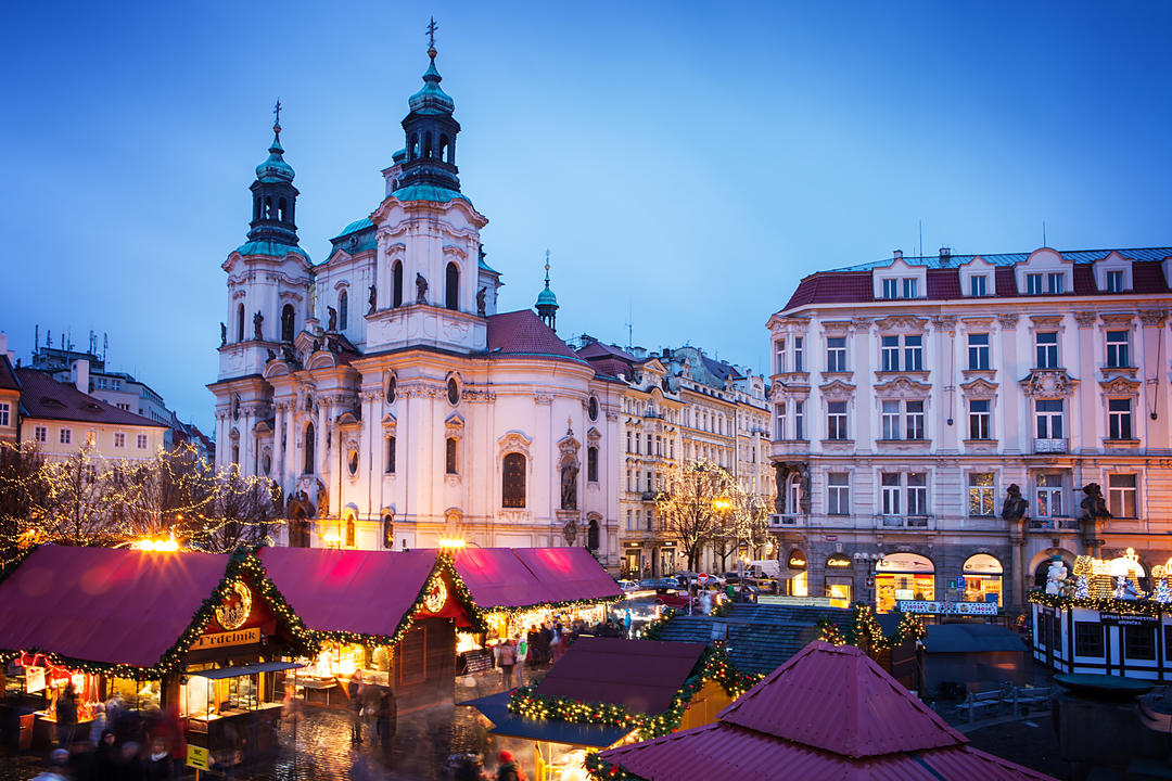 Різдвяний базар у Празі на Староміській площі