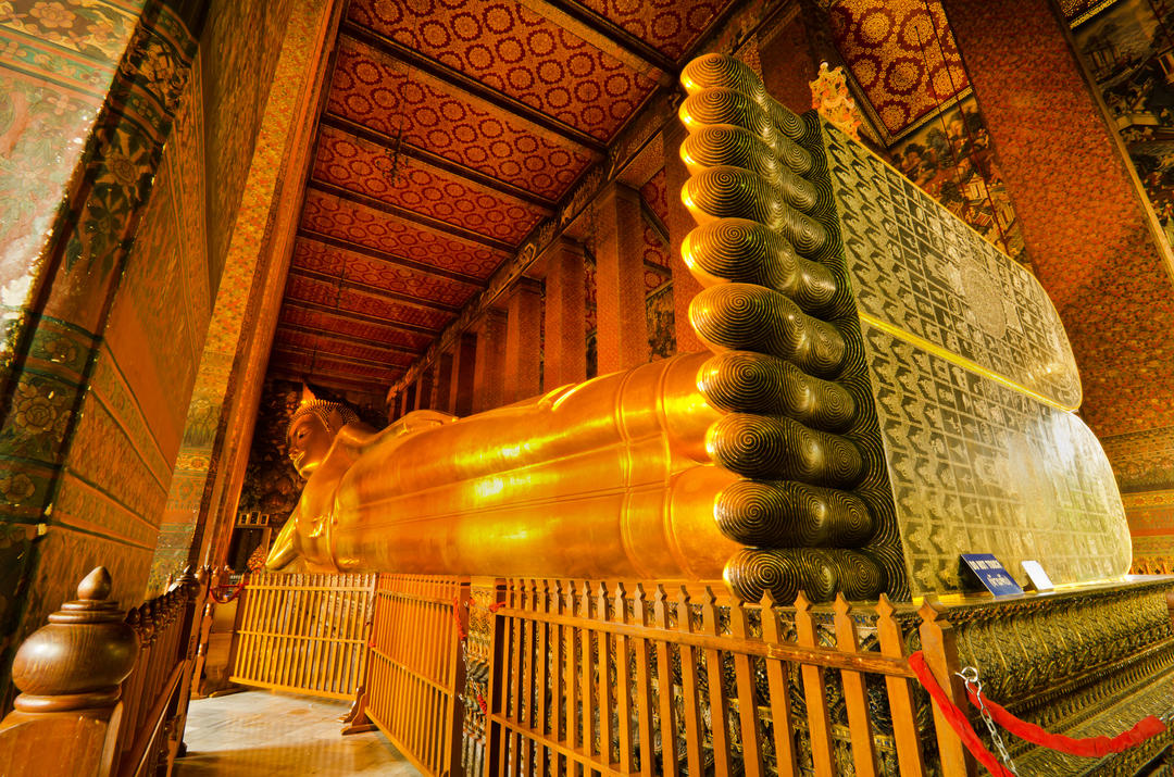 Деталі статуї Будди в храмі Ват Пхо