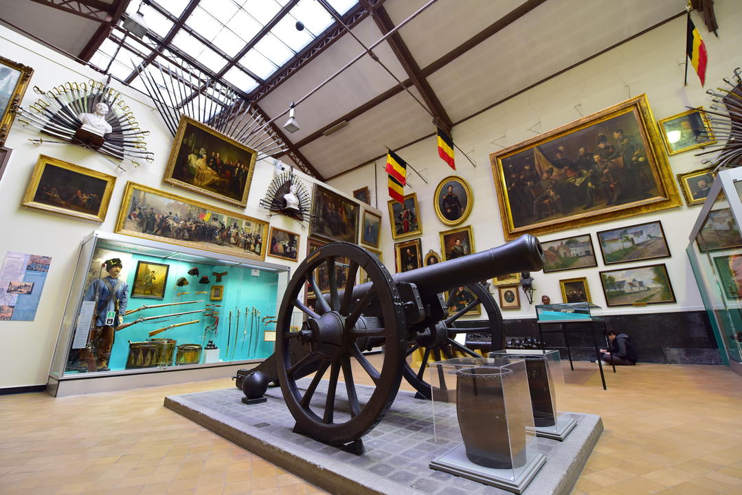 Зібрання експонатів Королівського музею Збройних Сил та військової історії