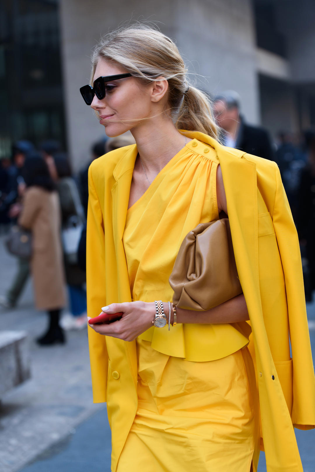 Вбрання у вуличному стилі під час Тижня моди в Мілані