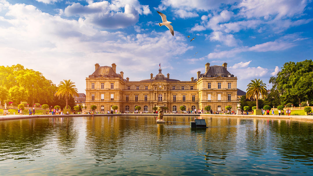 Люксембурзький палац у Люксембурзькому саду у Парижі