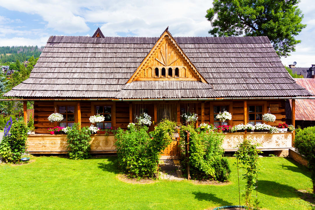 Традиційний дерев'яний будинок