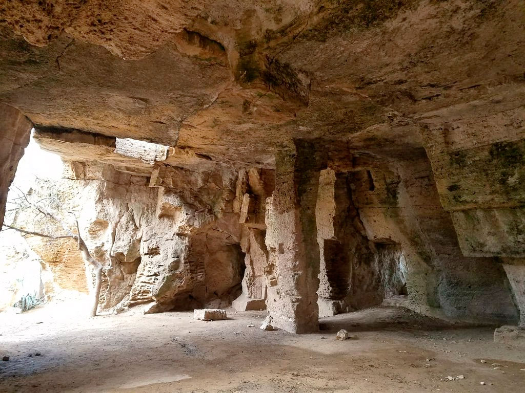 Катакомби святого Ламбріаноса