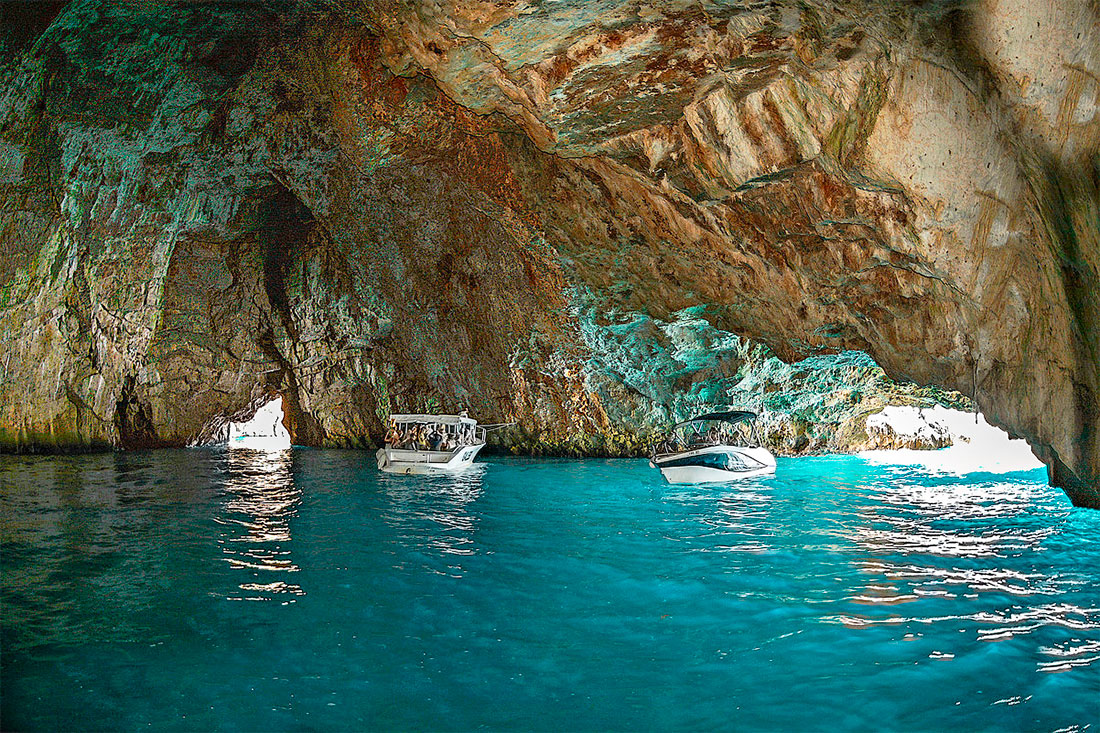 Блакитна печера