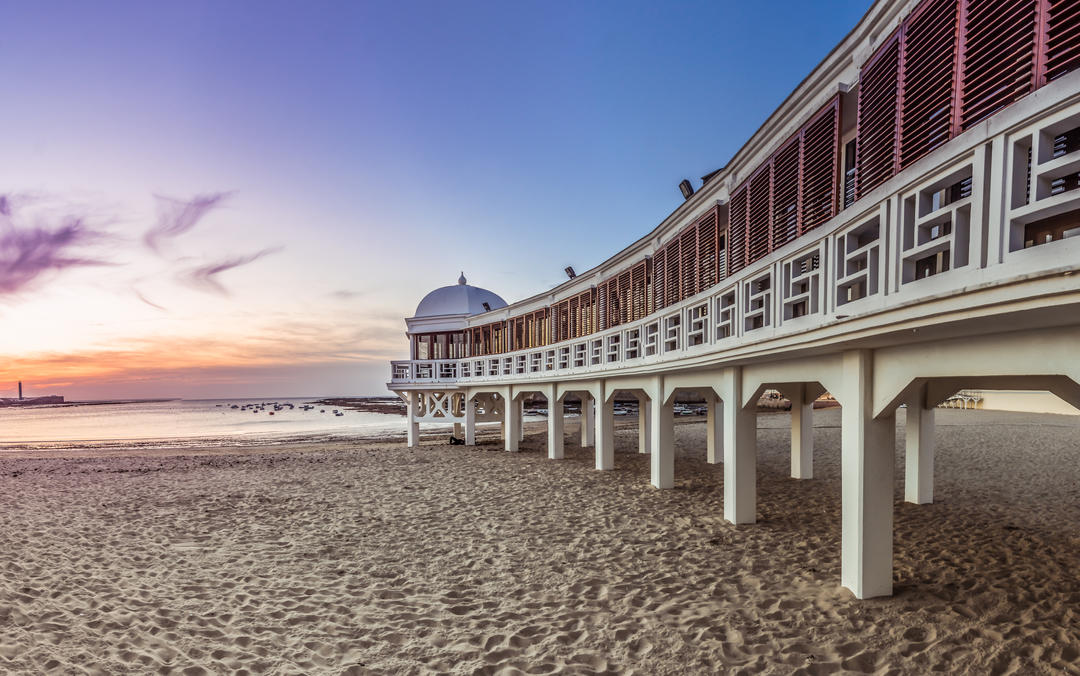 Вікторія (Playa Victoria) - один з найдовших і найширших пляжів стародавнього Кадісу