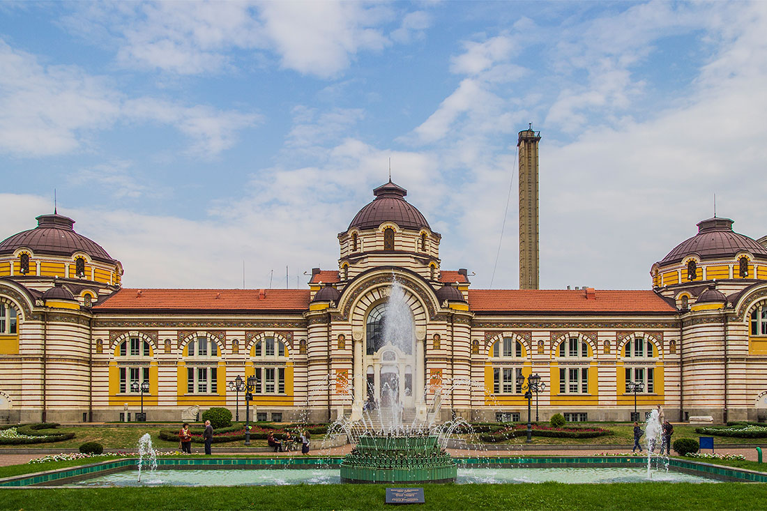 Центральна мінеральна лазня