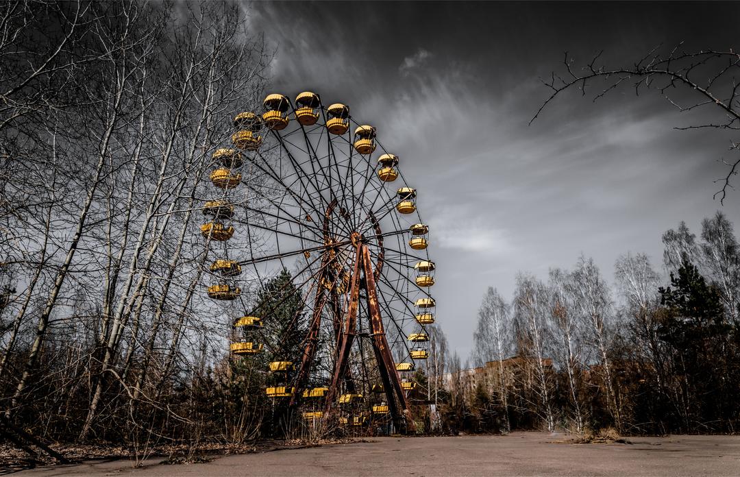 Старе колесо огляду у місті-примарі Прип'ять