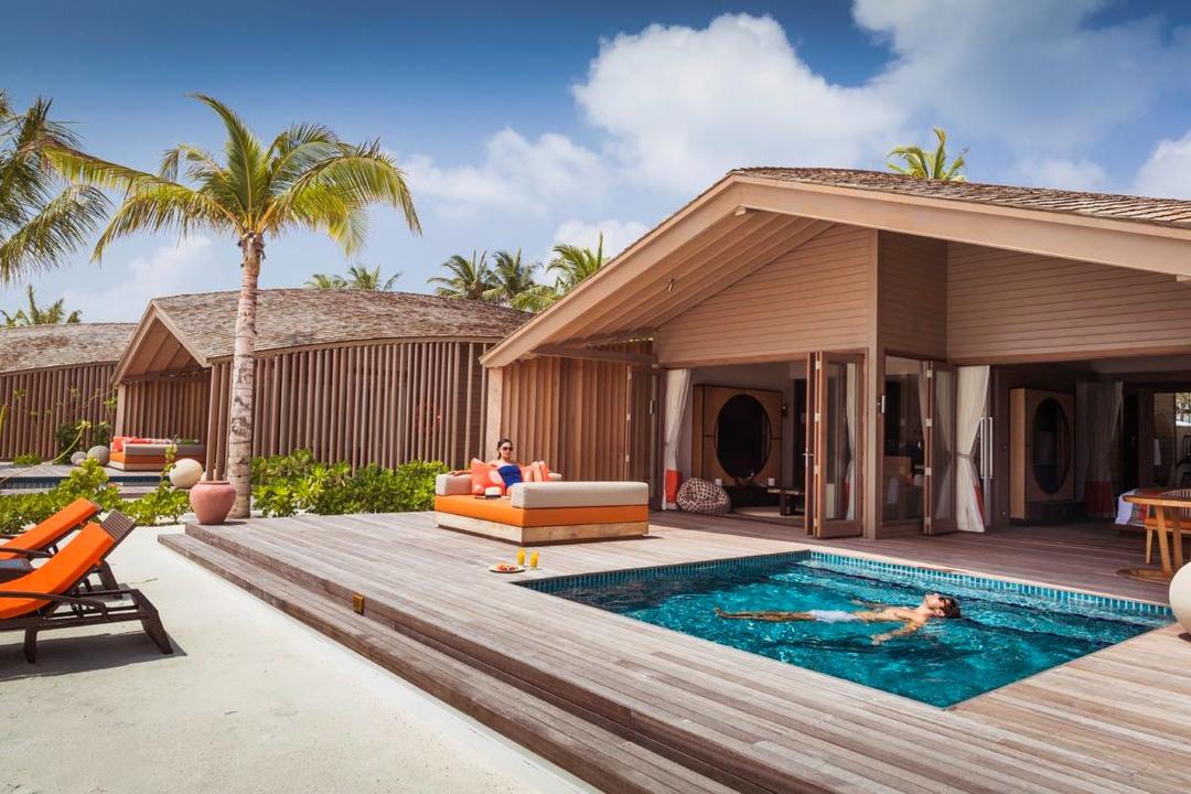 Готельні будиночки з басейном на Мальдівах