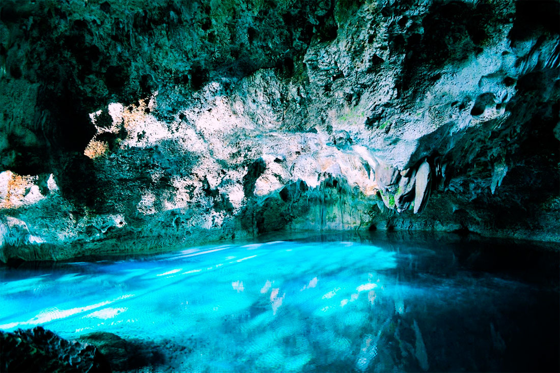 Печери Лос-трес-Охос, або «Три очі»