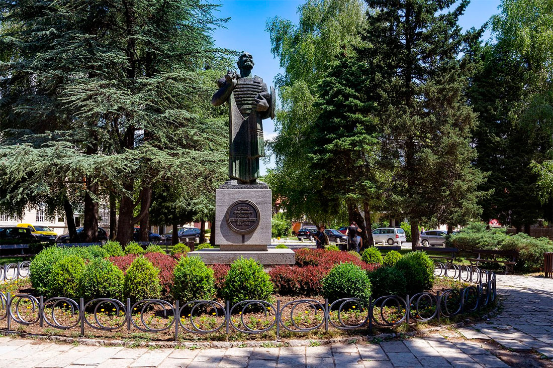 Пам'ятник Івану Црноєвичу