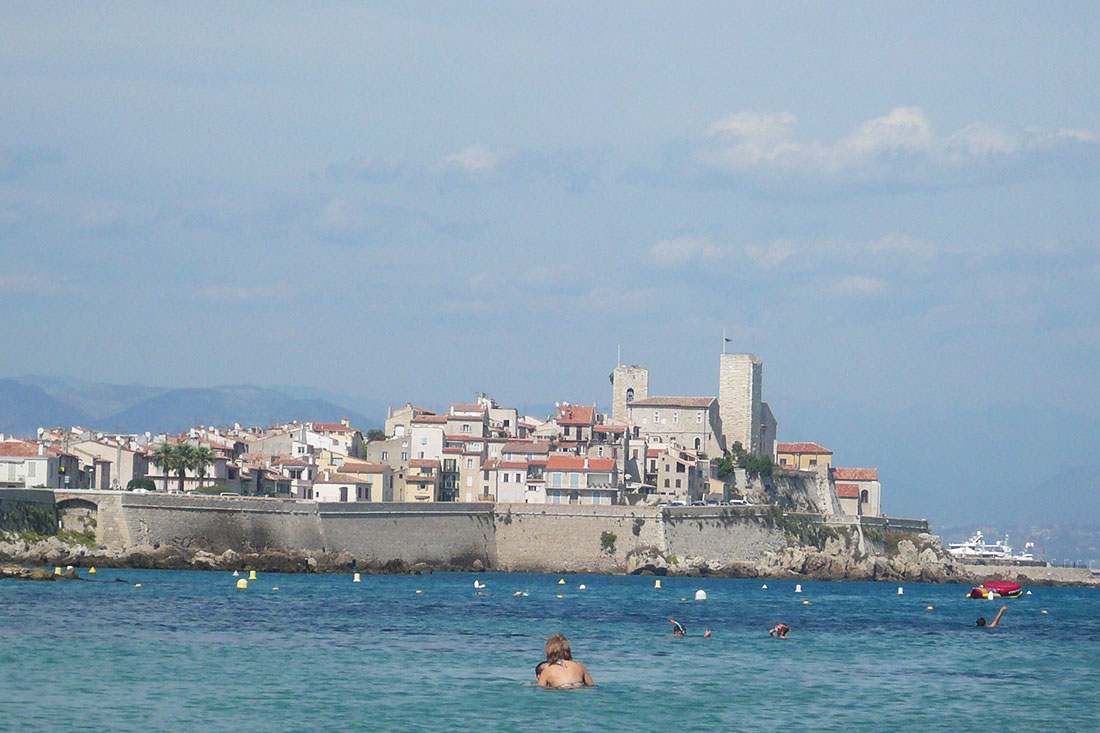 Вид з пляжу La Salis
