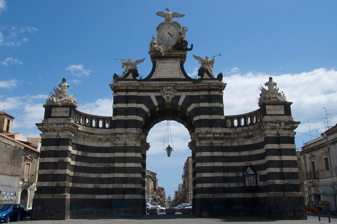 Тріумфальна арка Ворота Джузеппе Гарібальді
