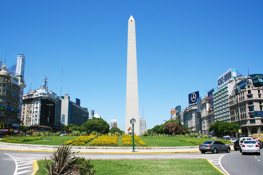 Площа Республіки та Обеліск у Буенос-Айресі