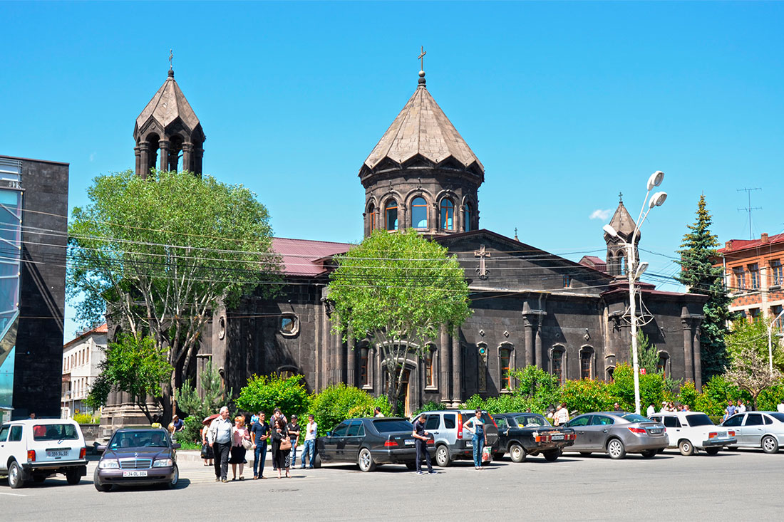 Храм Сурб Аствацацин (Святої Богородиці)