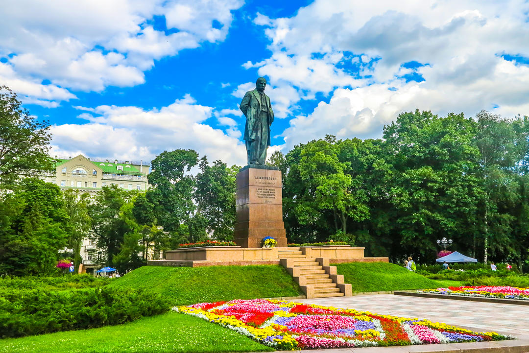 Пам'ятник Тарасу Шевченку у парку